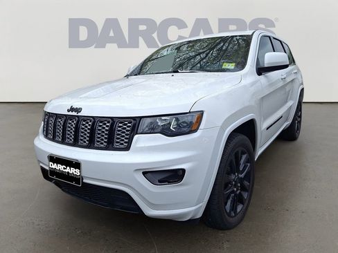 Used 2022 Jeep Grand Cherokee Laredo X AWD/4WD image 2