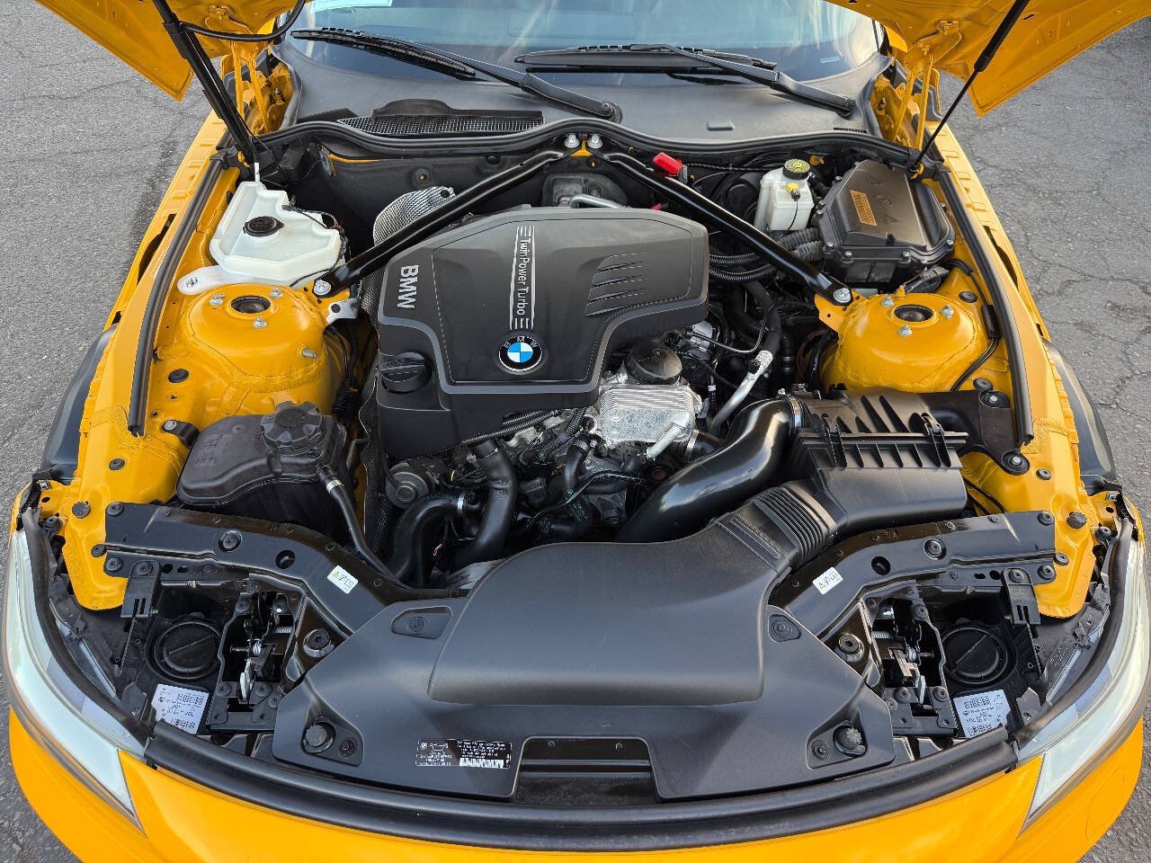 Used 2012 BMW Z4 sDrive28i w/ Exclusive Citrus Yellow Pkg RWD image 27