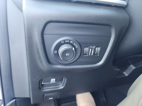 New 2025 Jeep Grand Cherokee Limited image 16