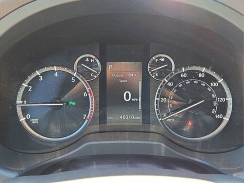 Used 2023 Lexus GX 460 Premium w/ Accessory Package image 26