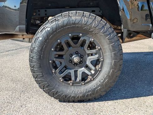 Used 2019 Chevrolet Colorado Z71 RWD image 9