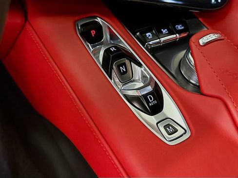 Used 2024 Chevrolet Corvette Stingray Premium Conv w/ Z51 Performance Package RWD image 18