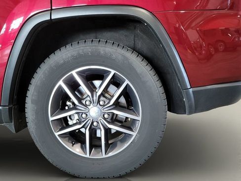 Used 2017 Jeep Grand Cherokee Limited w/ Trailer Tow Group IV AWD/4WD image 38