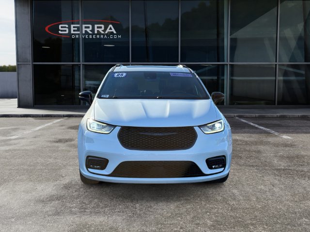 Used 2025 Chrysler Pacifica Limited FWD image 8