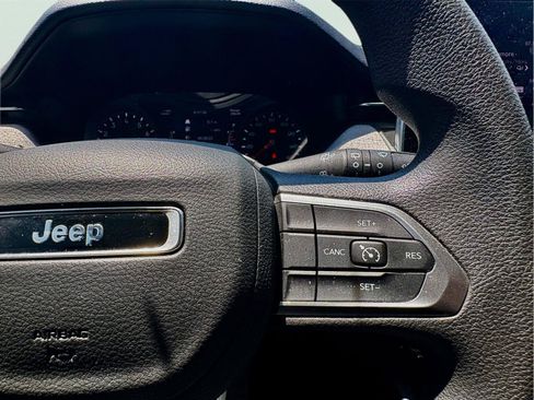 Used 2025 Jeep Compass Sport AWD/4WD image 11