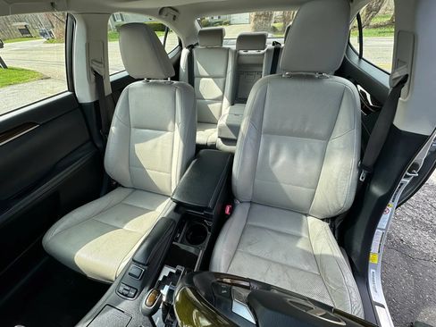 Used 2013 Lexus ES 350 w/ Luxury Pkg FWD image 14