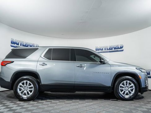 Used 2023 Chevrolet Traverse LS image 9
