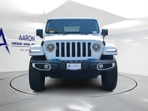Used 2022 Jeep Wrangler Unlimited Sahara AWD/4WD image 4