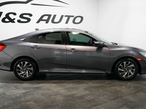 Used 2018 Honda Civic EX image 7