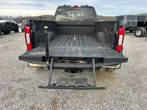 Used 2022 Ford F450 Platinum w/ FX4 Off-Road Package image 50