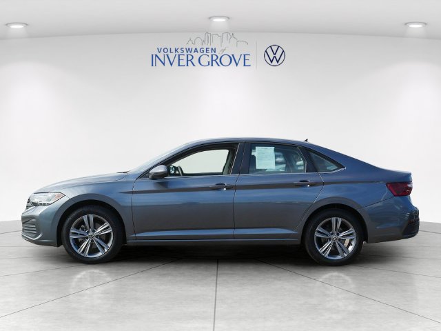 Certified 2023 Volkswagen Jetta SE FWD image 4