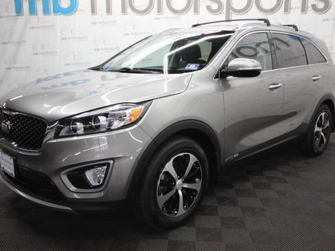 Used 2017 Kia Sorento EX w/ EX V6 Premium Package image 2