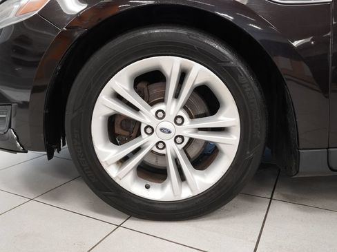 Used 2013 Ford Taurus SEL FWD image 16