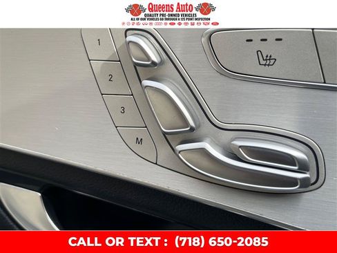 Used 2019 Mercedes-Benz GLC 300 4MATIC w/ Premium Package image 25
