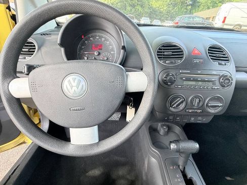 Used 2007 Volkswagen Beetle Convertible w/ Package 1 FWD image 61