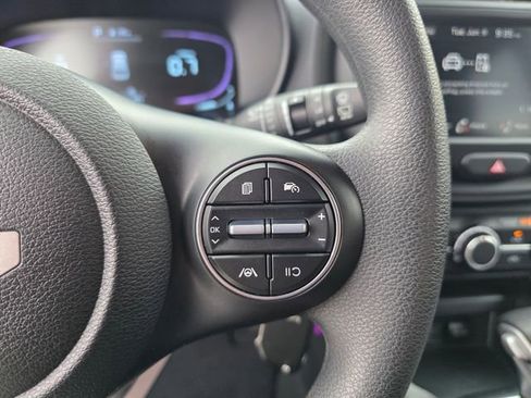 Certified 2025 Kia Soul LX w/ LX Technology Package FWD image 27