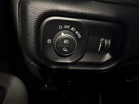 Used 2020 RAM 1500 Big Horn AWD/4WD image 22