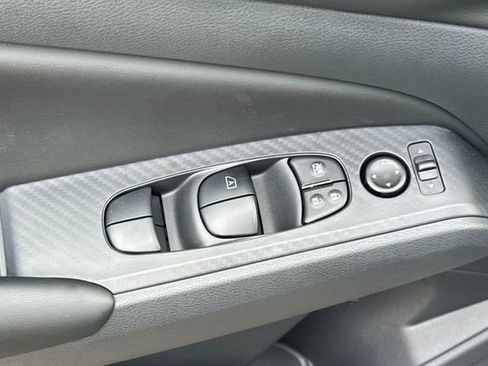 Used 2025 Nissan Altima 2.5 S image 12