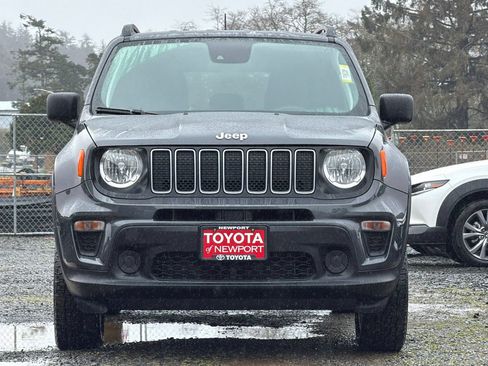Used 2023 Jeep Renegade Latitude AWD/4WD image 6