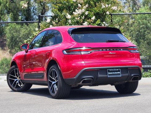 Used 2026 Porsche Macan AWD/4WD image 3