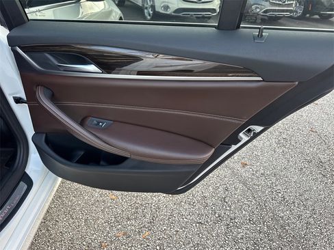 Used 2018 BMW 540i image 16