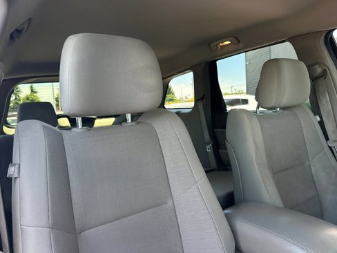 Used 2011 Jeep Grand Cherokee Laredo w/ Trailer Tow Group AWD/4WD image 16