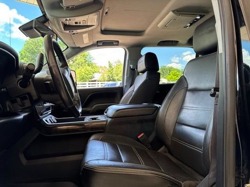 Used 2016 GMC Sierra 2500 Denali w/ Duramax Plus Package AWD/4WD image 9