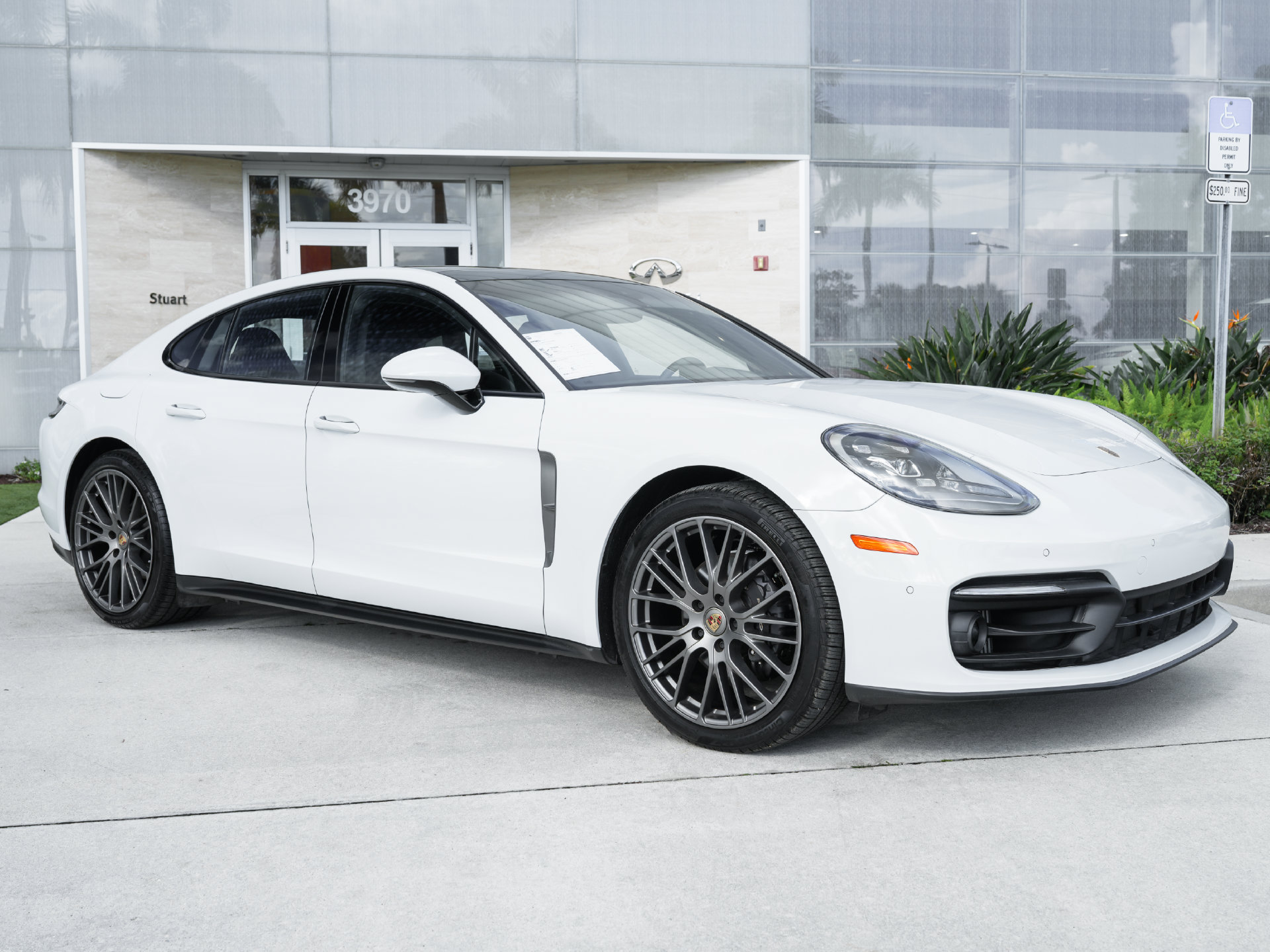 Used 2023 Porsche Panamera Platinum Edition RWD image 4