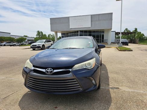 Used 2017 Toyota Camry LE FWD image 4
