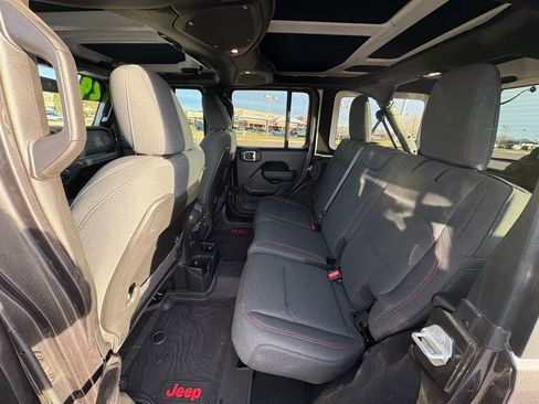 Used 2024 Jeep Wrangler Unlimited Rubicon image 29