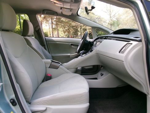 Used 2012 Toyota Prius Two image 17