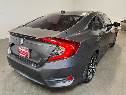 Used 2018 Honda Civic EX-T image 3
