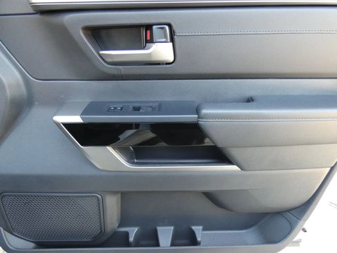 Used 2025 Toyota Tundra Limited image 40