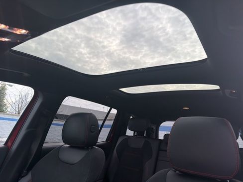 Used 2020 Mercedes-Benz GLB 250 4MATIC image 11