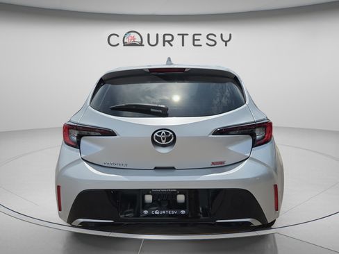 Used 2025 Toyota Corolla XSE FWD image 4