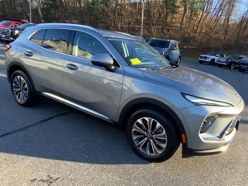 Used 2025 Buick Envision Preferred image 3