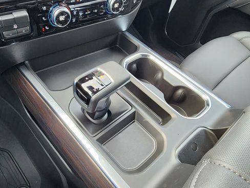 New 2026 GMC Sierra 1500 SLT image 30