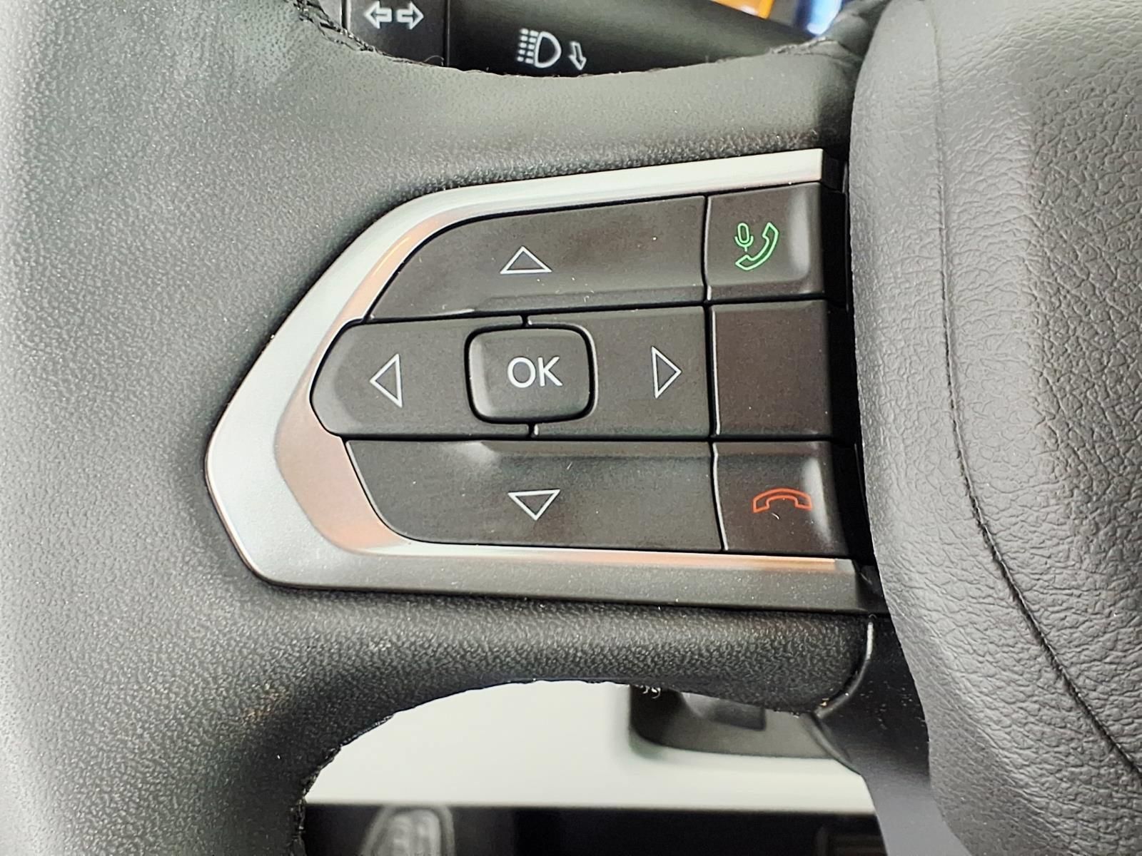 Used 2024 Jeep Compass Latitude AWD/4WD image 18