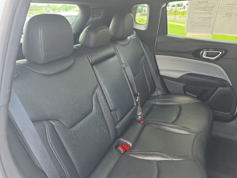 Used 2025 Jeep Compass Limited AWD/4WD image 12