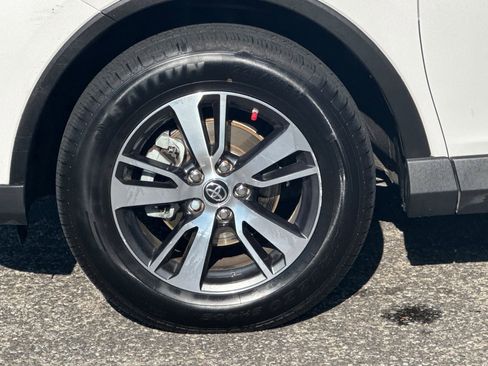 Used 2018 Toyota RAV4 XLE image 27