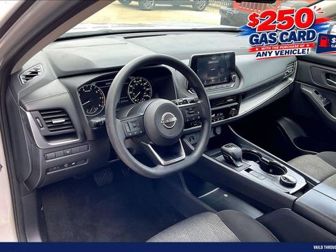 Used 2024 Nissan Rogue SV AWD/4WD image 14