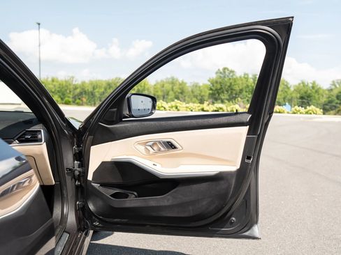 Used 2020 BMW 330i Sedan w/ Convenience Package image 50