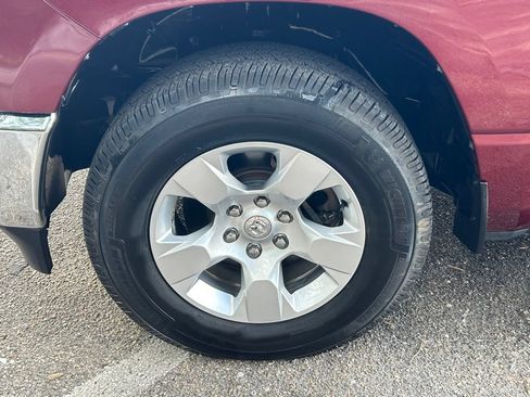 Used 2019 RAM 1500 Big Horn AWD/4WD image 18
