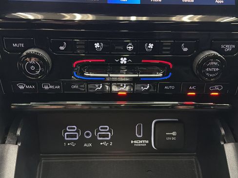 Used 2023 Jeep Grand Cherokee 30th Anniversary AWD/4WD image 20