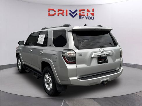 Used 2021 Toyota 4Runner SR5 Premium RWD image 6