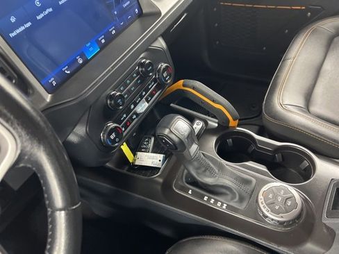 Used 2024 Ford Bronco Badlands image 19