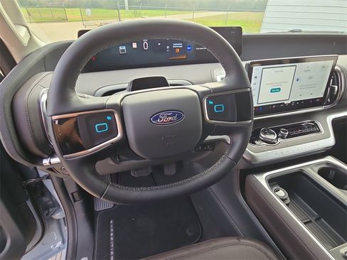 New 2026 Ford Expedition Max Platinum w/ Platinum Ultimate Package image 17