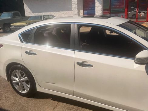 Used 2013 Nissan Altima 2.5 SV w/ 2.5SV Convenience Pkg FWD image 3