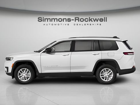 Used 2024 Jeep Grand Cherokee L Laredo AWD/4WD image 4