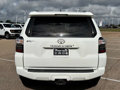 Used 2018 Toyota 4Runner SR5 RWD image 6